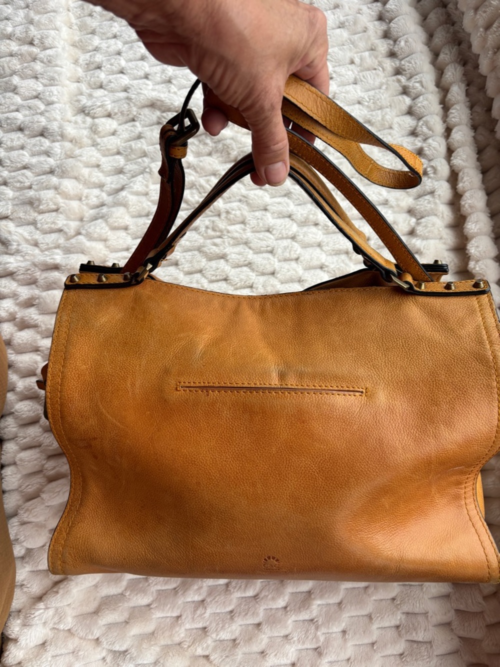 C&C California Large Tan Leather Shoulder Bag Multi-Zipper Organizer